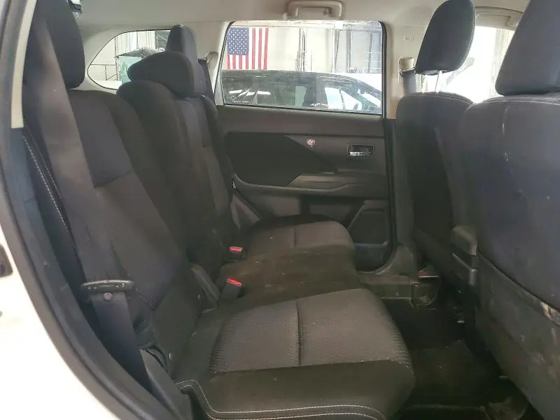 2016 MITSUBISHI OUTLANDER SE  