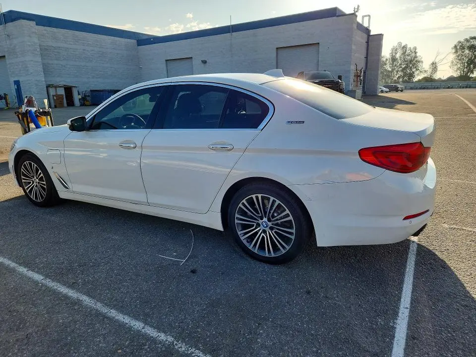 2018 BMW 530E   