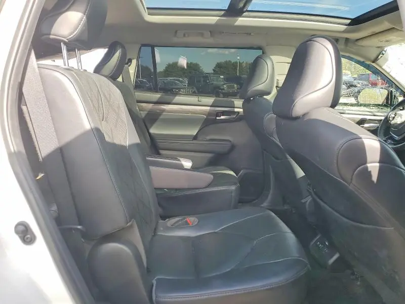 2021 TOYOTA HIGHLANDER PLATINUM  