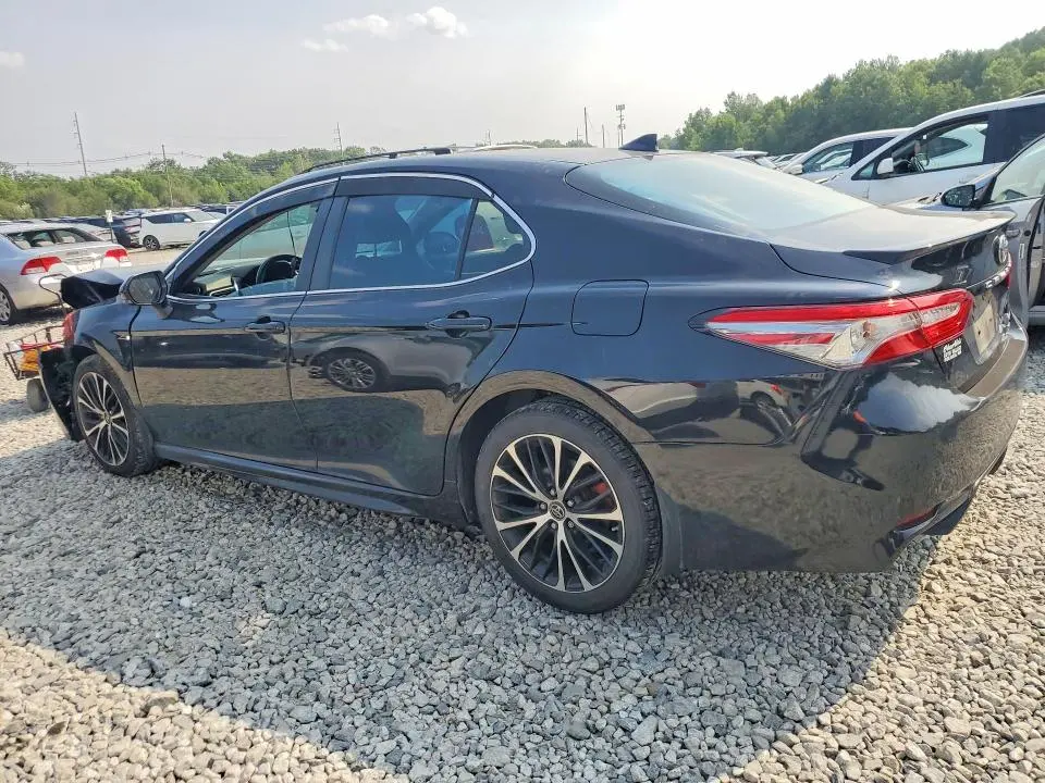 2018 TOYOTA CAMRY SE  