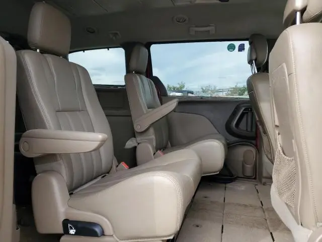 2016 CHRYSLER TOWN & COUNTRY TOURING  