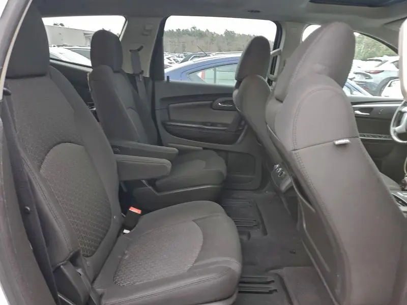 2011 CHEVROLET TRAVERSE LT  