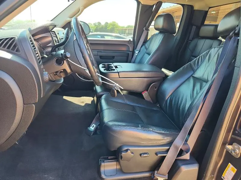 2011 CHEVROLET SILVERADO C1500 LT  