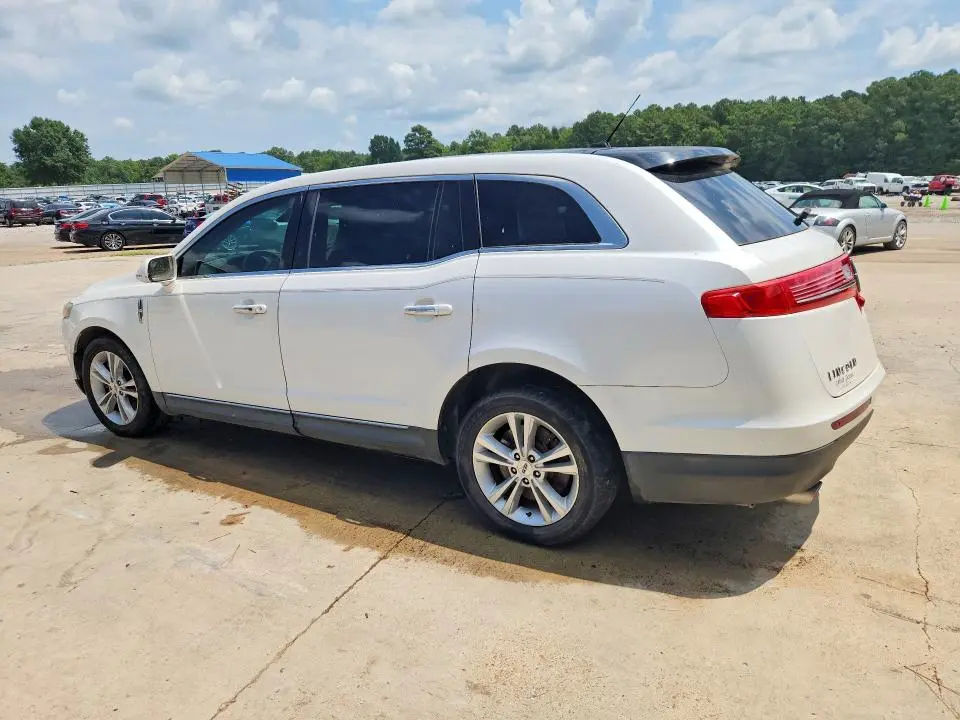 2014 LINCOLN MKT   