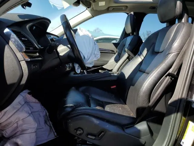 2016 VOLVO XC90 T8