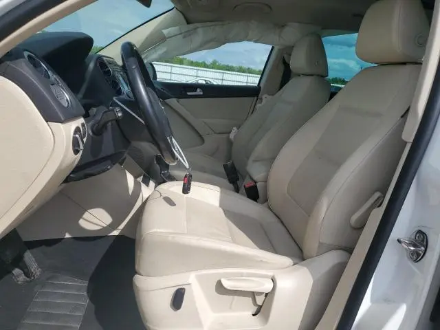 2013 VOLKSWAGEN TIGUAN S  
