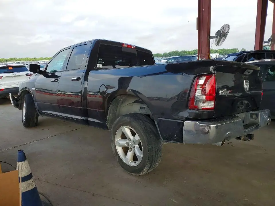 2016 RAM 1500 SLT  