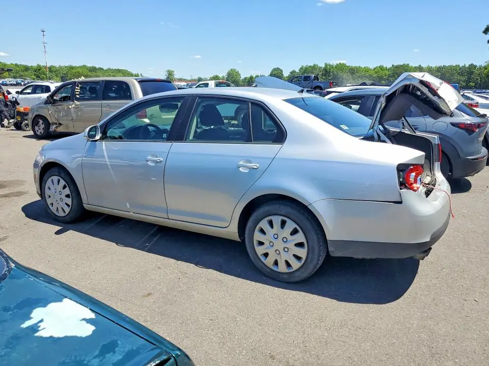 2010 VOLKSWAGEN JETTA S  