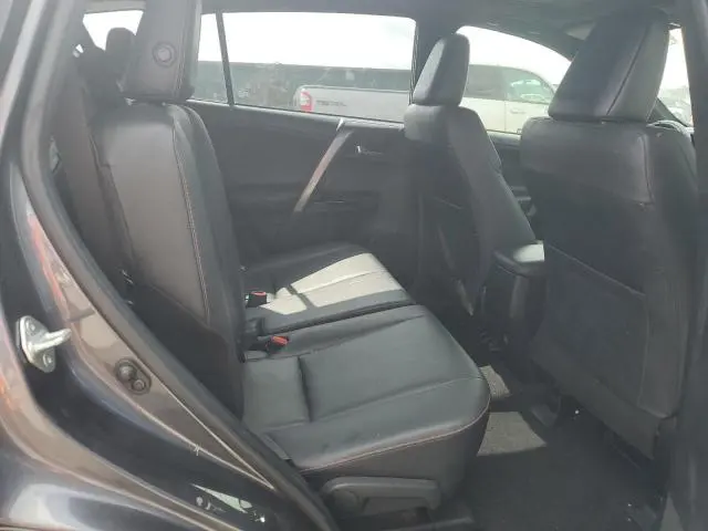 2018 TOYOTA RAV4 SE  
