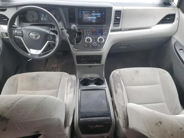 2017 TOYOTA SIENNA LE