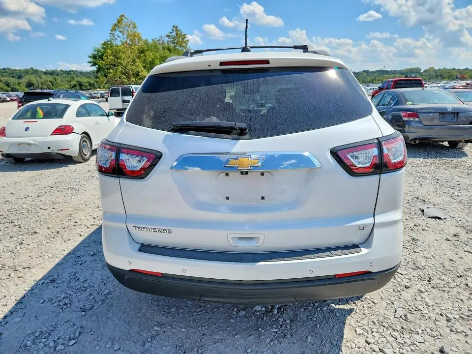 2017 CHEVROLET TRAVERSE LT  