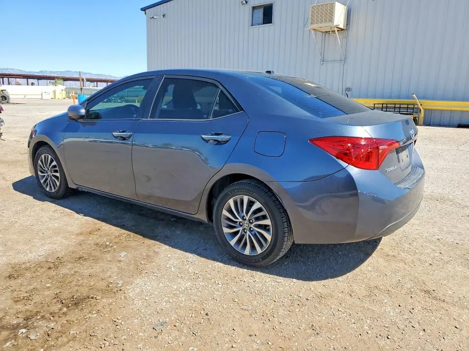 2017 TOYOTA COROLLA XLE  