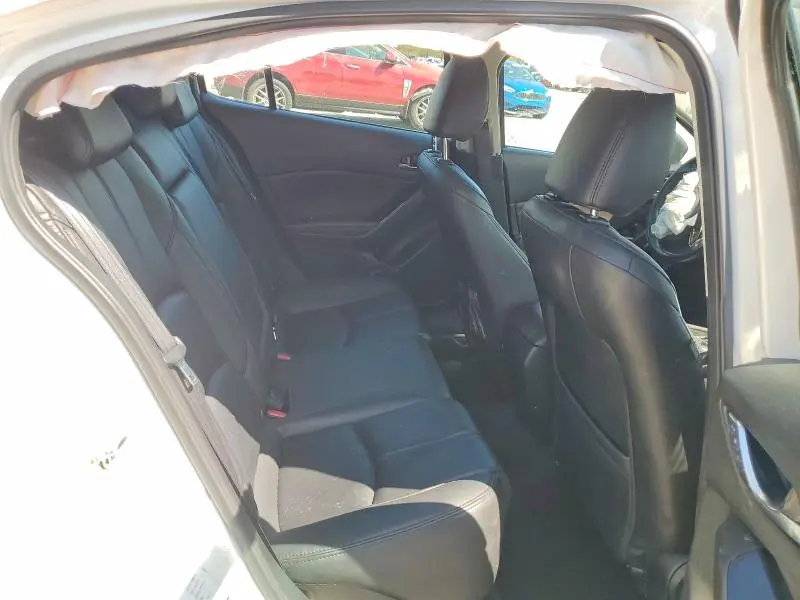 2018 MAZDA 3 TOURING  
