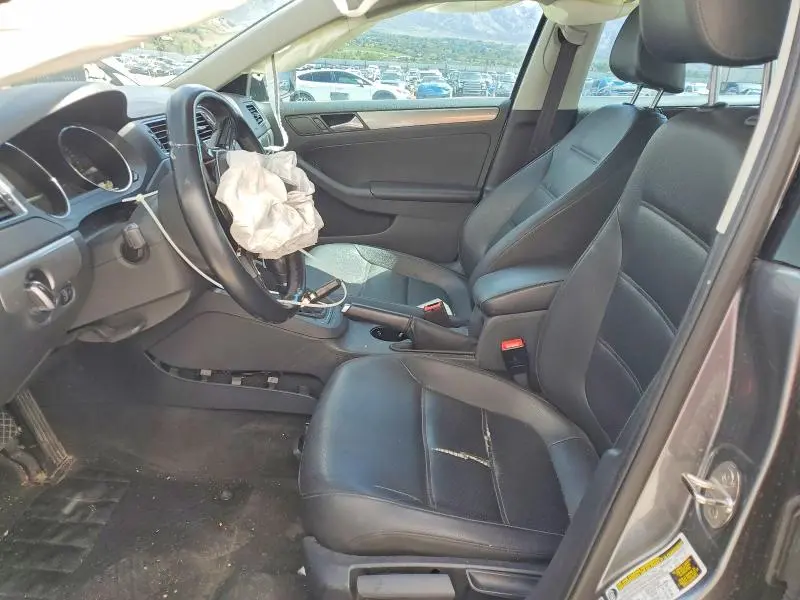 2017 VOLKSWAGEN JETTA SE  