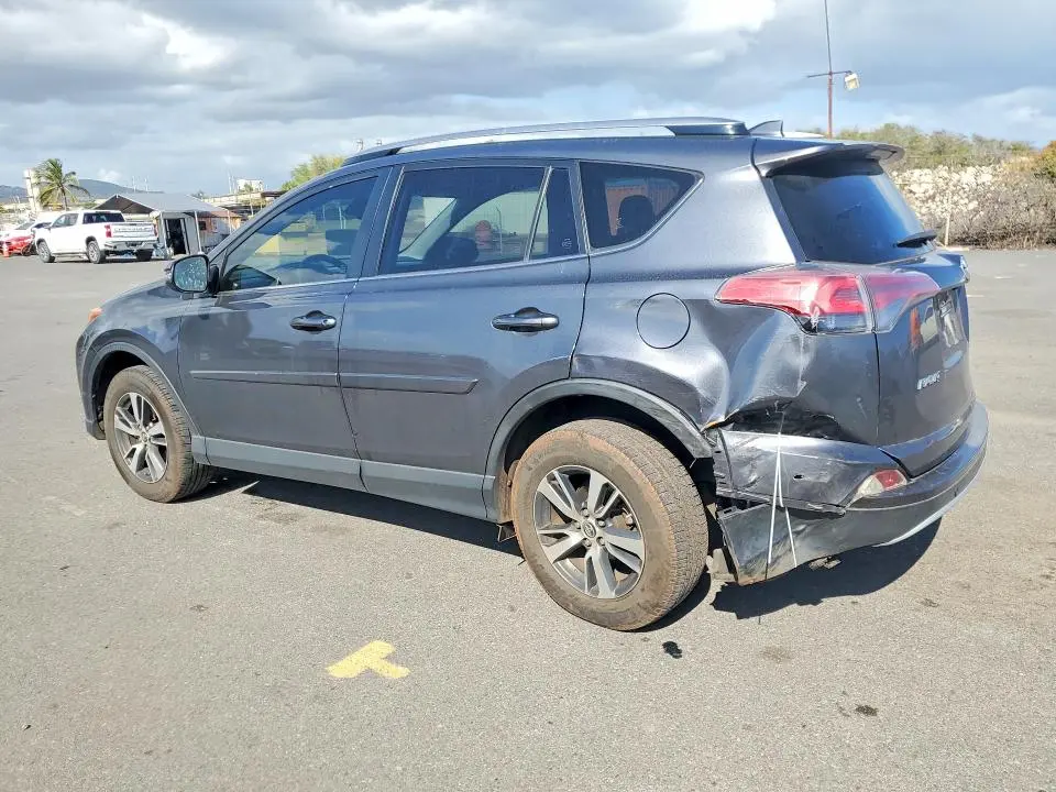 2018 TOYOTA RAV4 XLE  