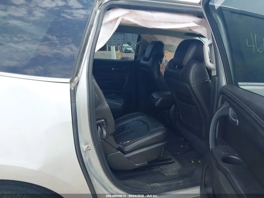 2017 CHEVROLET TRAVERSE 2LT
