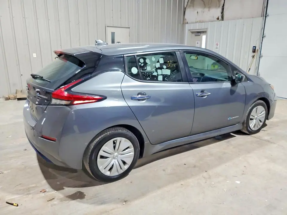 2019 NISSAN LEAF S  