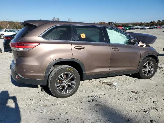 2019 TOYOTA HIGHLANDER LE  