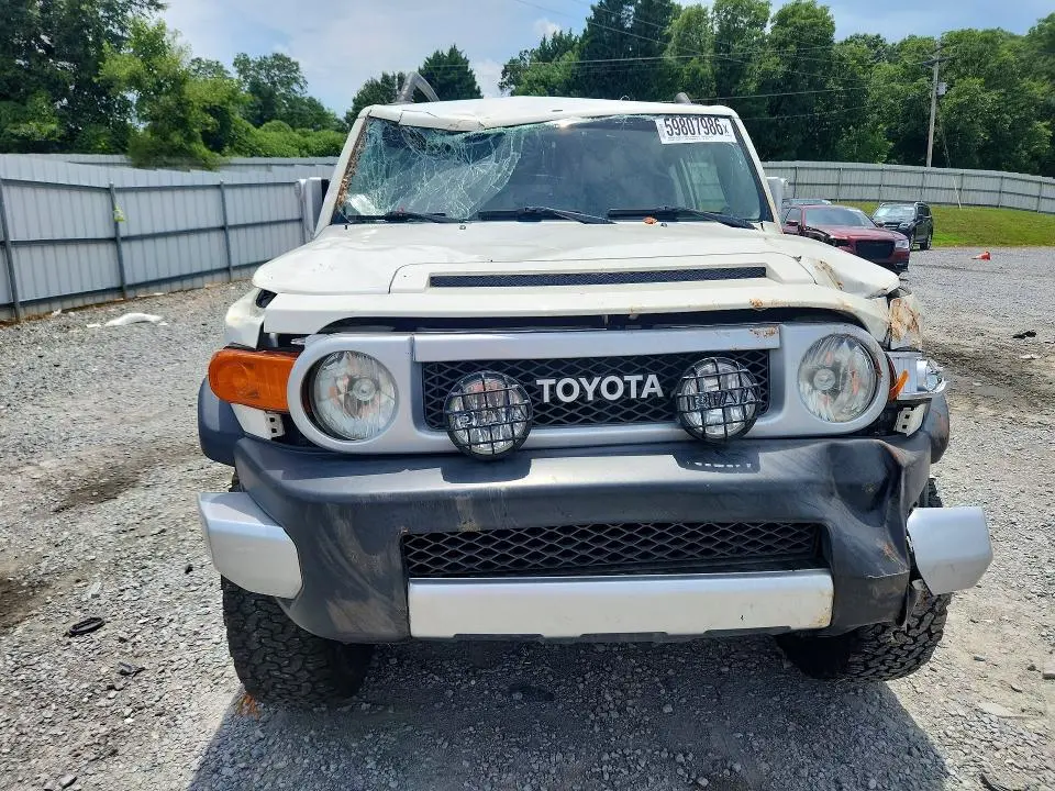 2011 TOYOTA FJ CRUISER BASE  
