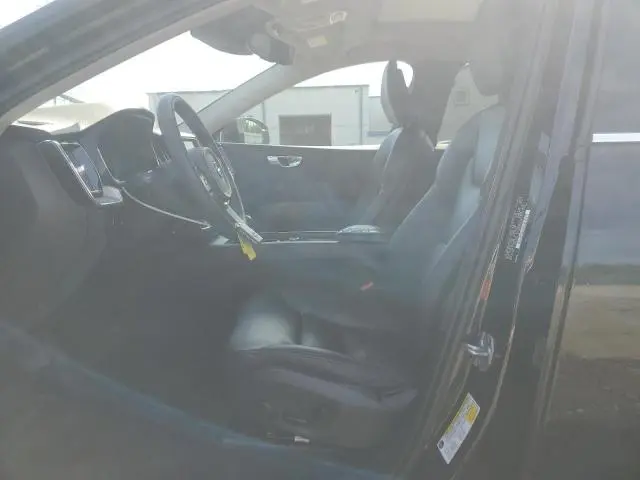 2019 VOLVO XC60 T5  