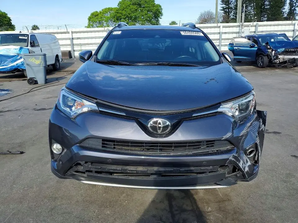 2018 TOYOTA RAV4 XLE  