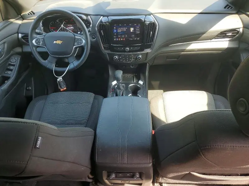2023 CHEVROLET TRAVERSE LT  