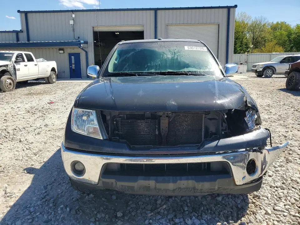 2015 NISSAN FRONTIER SL  