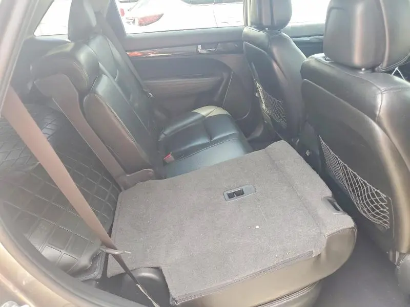 2013 KIA SORENTO LX  