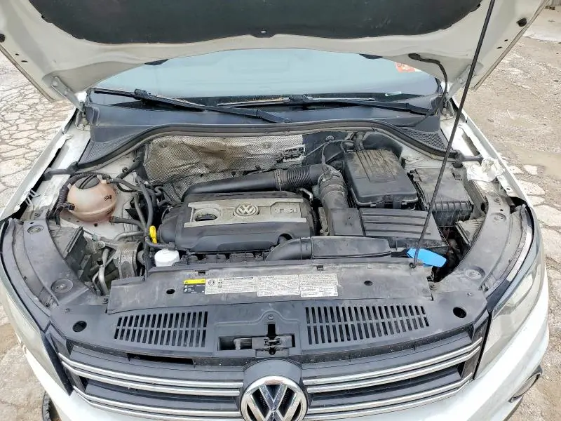 2017 VOLKSWAGEN TIGUAN SPORT  