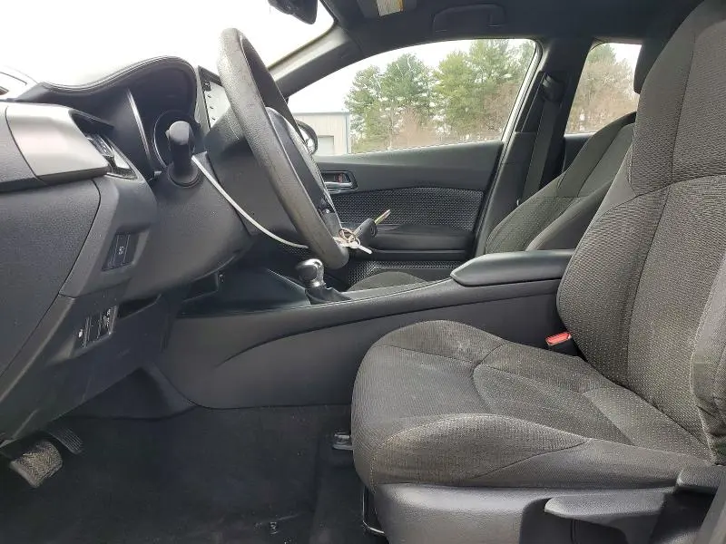 2019 TOYOTA C-HR LE  