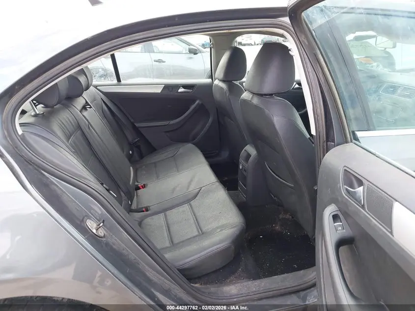 2013 VOLKSWAGEN JETTA SE