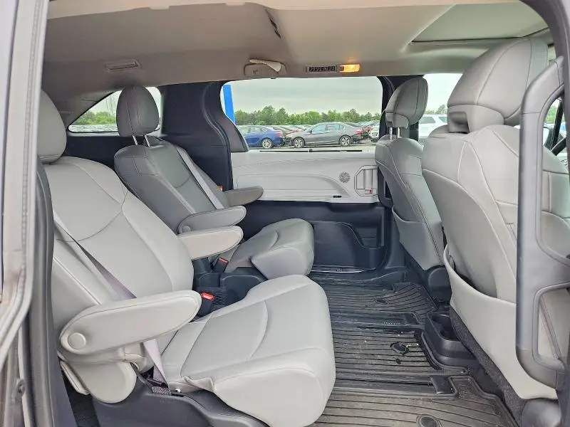 2025 TOYOTA SIENNA XLE 7-PASSENGER  