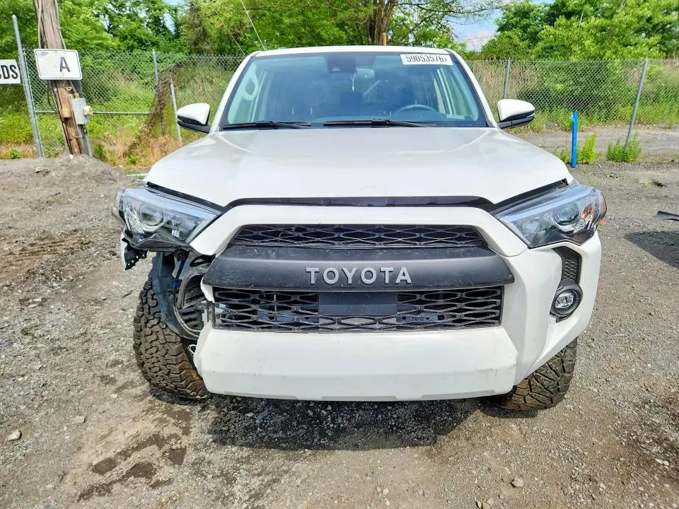 2024 TOYOTA 4RUNNER SR5 PREMIUM  