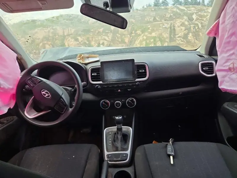 2023 HYUNDAI VENUE SE  