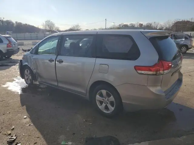 2011 TOYOTA SIENNA   