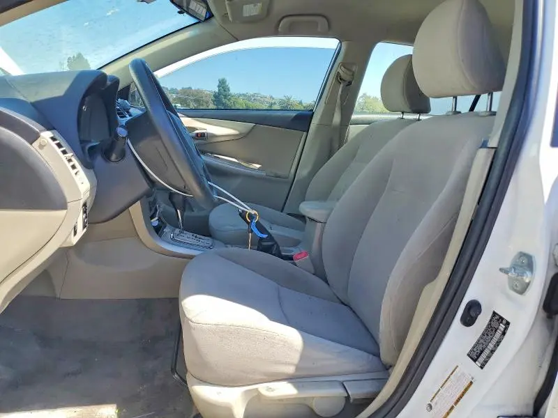 2011 TOYOTA COROLLA LE  
