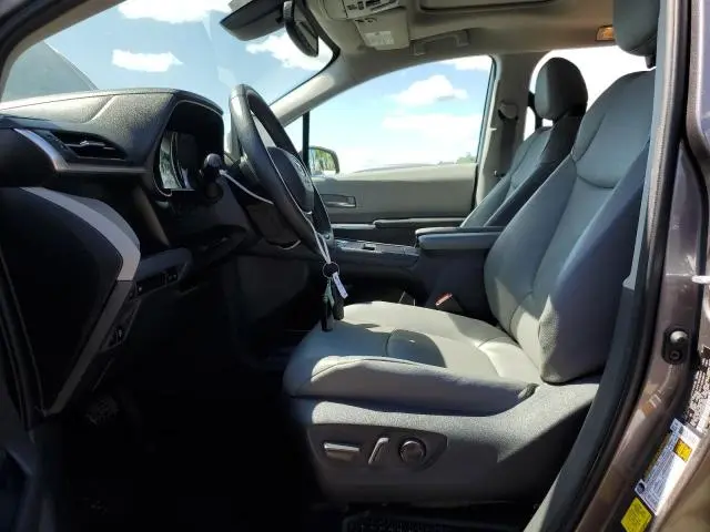 2021 TOYOTA SIENNA XLE  