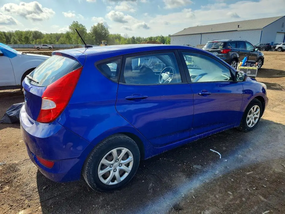 2012 HYUNDAI ACCENT GS  