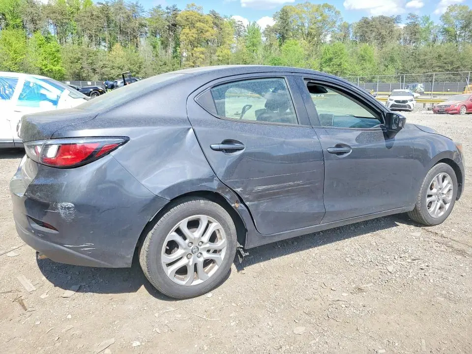 2017 TOYOTA YARIS   