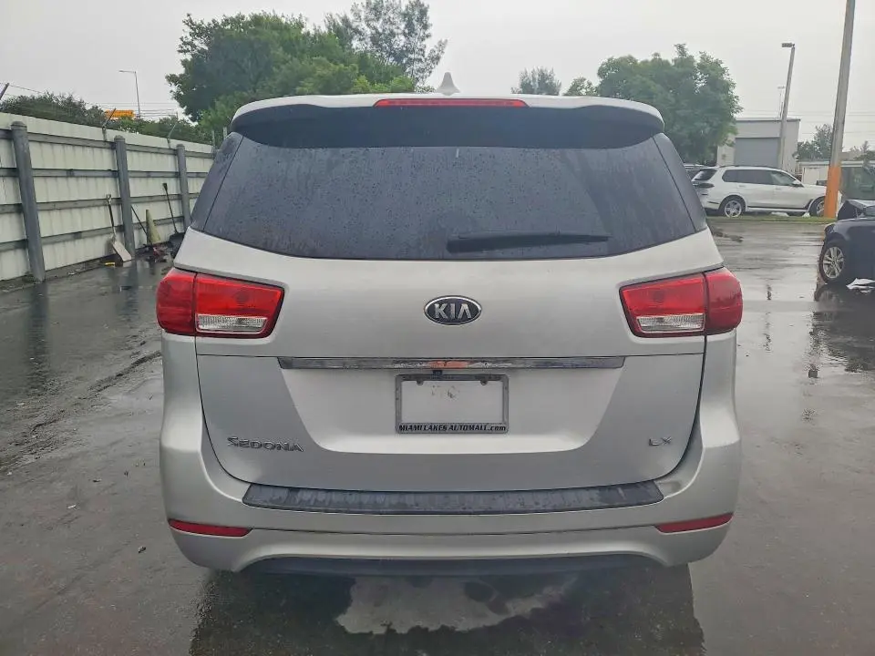 2018 KIA SEDONA LX  