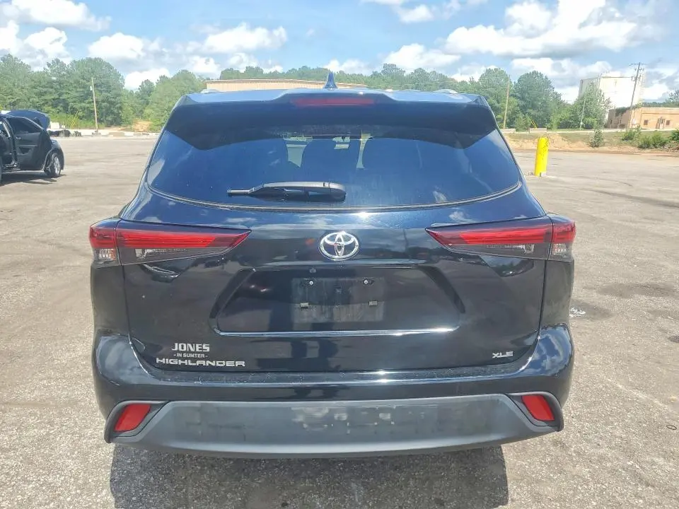2024 TOYOTA HIGHLANDER XLE  