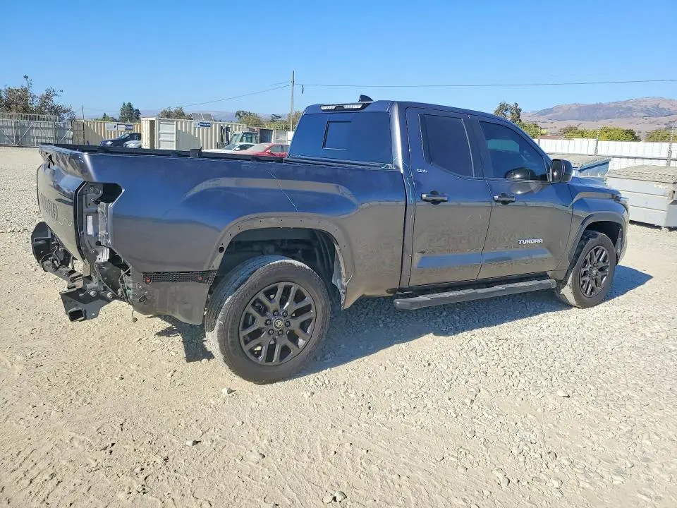 2022 TOYOTA TUNDRA SR5  
