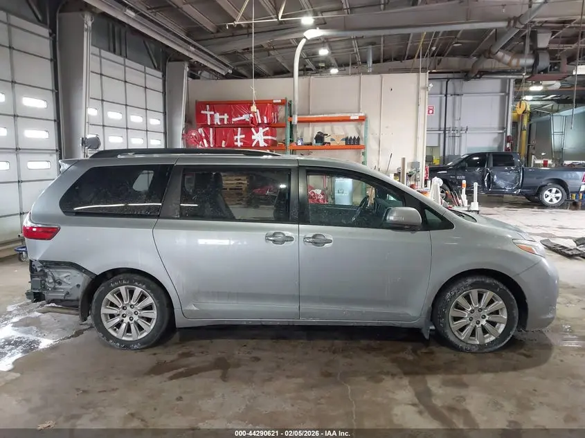 2015 TOYOTA SIENNA LIMITED PREMIUM 7 PASSENGER