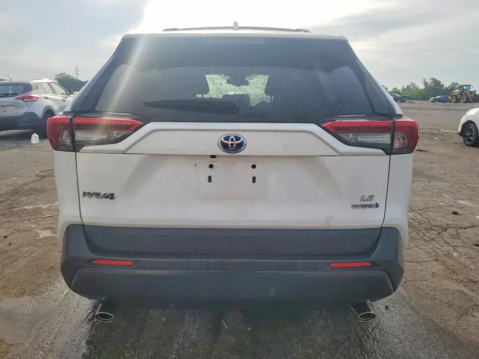 2021 TOYOTA RAV4 LE  