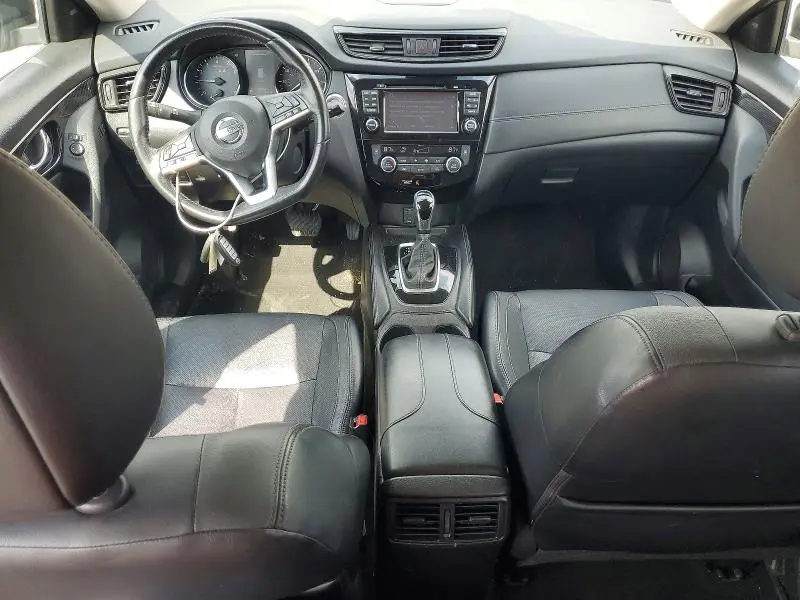 2017 NISSAN ROGUE SL  