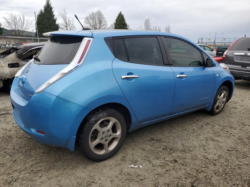 2012 NISSAN LEAF SV  