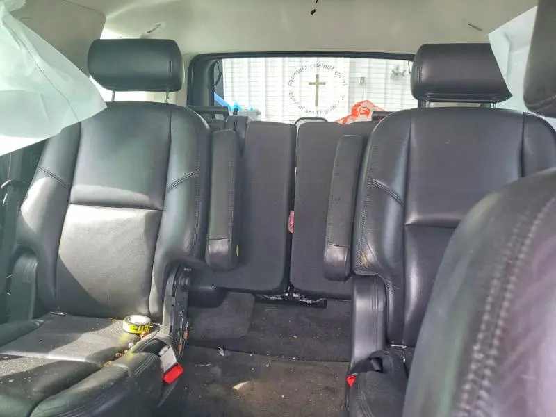 2010 CADILLAC ESCALADE LUXURY  