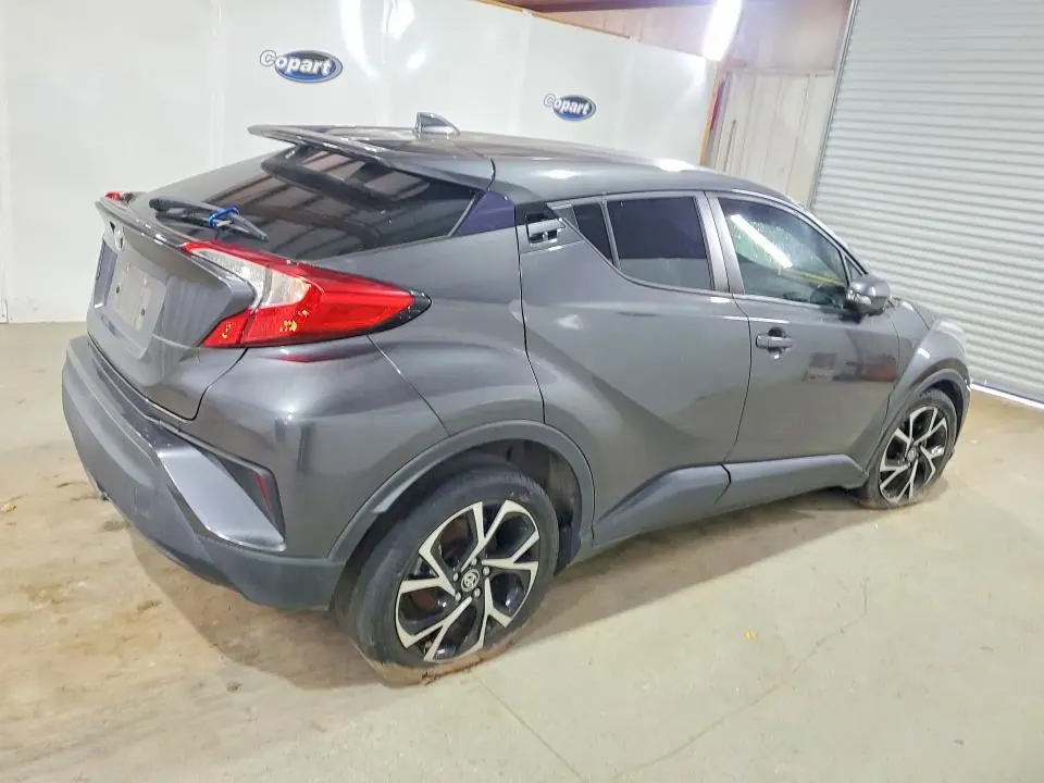 2021 TOYOTA C-HR XLE  