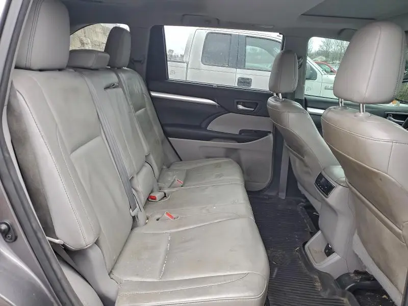 2015 TOYOTA HIGHLANDER XLE  