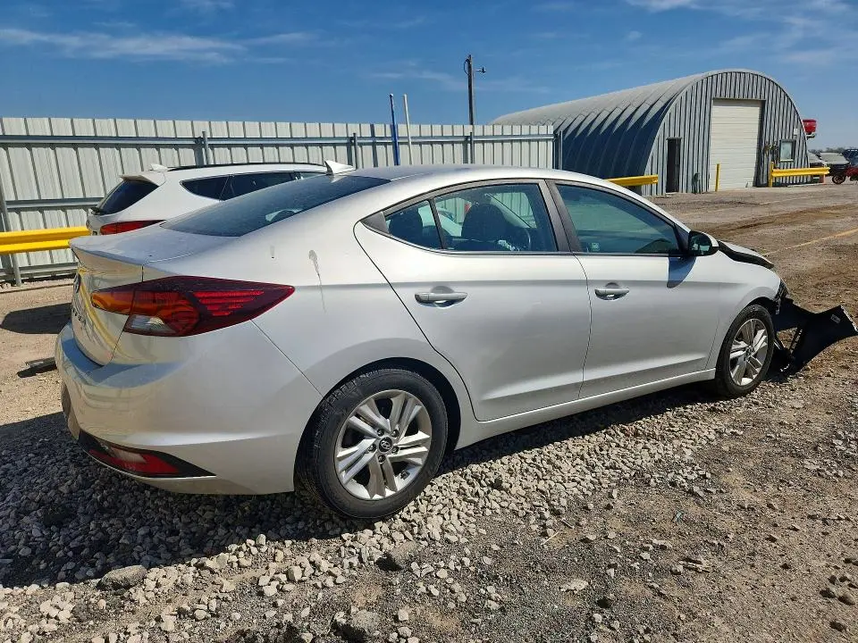 2019 HYUNDAI ELANTRA SEL  